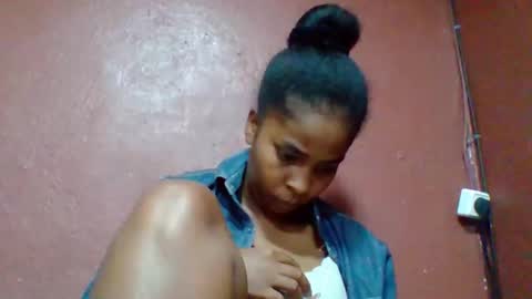 rovaelyah online show from March 2026 05:37:02 AM