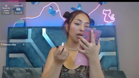 Snapshot of roxan_fox_ chatting on April 2026 03:10:01 AM Roxane online show from April 2026 03:10:01 AM