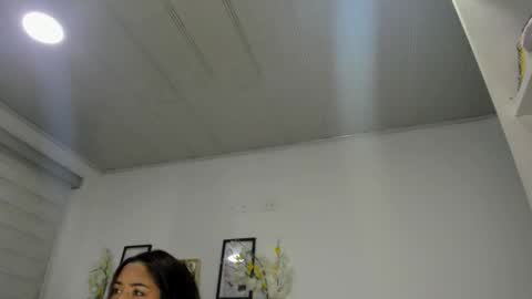 Snapshot of roxan_ne chatting on December 2024 02:08:01 AM Roxx online show from December 2024 02:08:01 AM