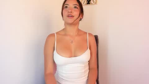 Snapshot of roxan_ne chatting on March 2025 07:18:01 PM Roxx online show from March 2025 07:18:01 PM