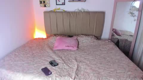 Snapshot of roxan_ne chatting on October 2025 08:15:02 AM Roxx online show from October 2025 08:15:02 AM