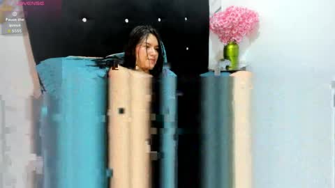 roxanaborns online show from May 2026 04:04:02 PM