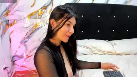 roxanaborns online show from July 2026 10:21:02 AM
