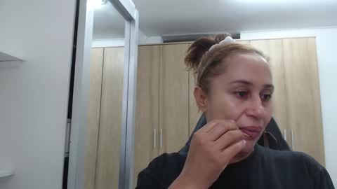 Snapshot of roxanalove7 chatting on January 2025 04:50:01 PM Roxana online show from January 2025 04:50:01 PM