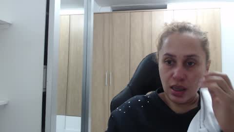 Snapshot of roxanalove7 chatting on January 2025 12:05:02 AM Roxana online show from January 2025 12:05:02 AM