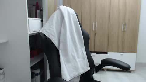 Snapshot of roxanalove7 chatting on January 2025 11:42:01 PM Roxana online show from January 2025 11:42:01 PM