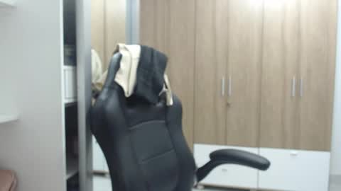 Snapshot of roxanalove7 chatting on February 2025 04:17:02 AM Roxana online show from February 2025 04:17:02 AM