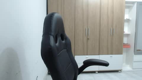 Roxana online show from June 2026 10:38:02 PM
