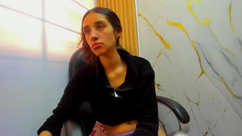 roxanasiranohh online show from July 2026 08:38:01 PM