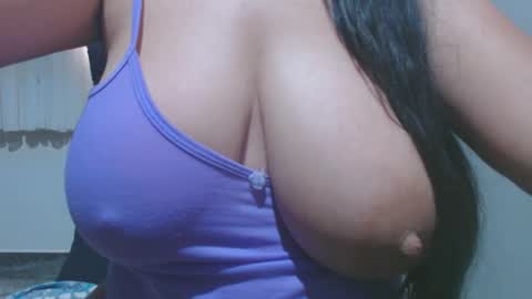 Snapshot of roxanbahottt chatting on June 2026 02:44:02 PM roxxy online show from June 2026 02:44:02 PM