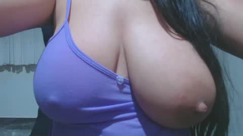 Snapshot of roxanbahottt chatting on June 2026 10:56:02 PM roxxy online show from June 2026 10:56:02 PM
