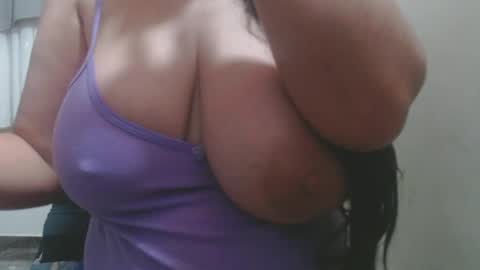 Snapshot of roxanbahottt chatting on June 2026 10:52:01 AM roxxy online show from June 2026 10:52:01 AM