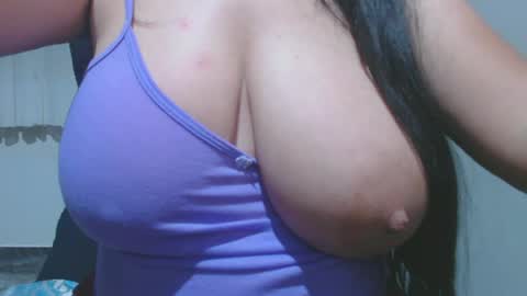 Snapshot of roxanbahottt chatting on July 2026 11:59:02 PM roxxy online show from July 2026 11:59:02 PM