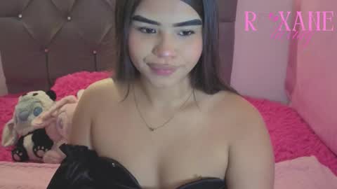 Snapshot of roxane_luxe chatting on March 2026 12:39:02 AM Roxane Luxe. online show from March 2026 12:39:02 AM