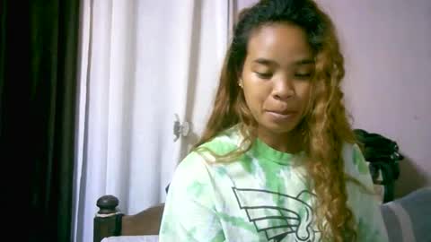 Snapshot of roxanne_98 chatting on October 2025 11:31:01 PM roxanne_98 online show from October 2025 11:31:01 PM