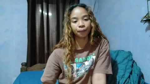 roxanne_98 online show from May 2026 07:08:01 PM