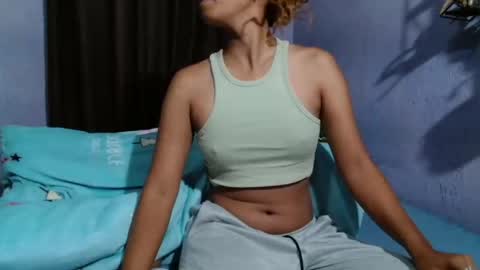 roxanne_98 online show from May 2026 01:44:02 AM