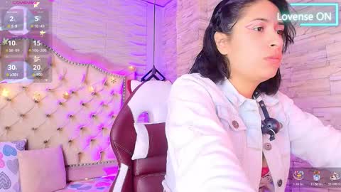 roxanne_han online show from December 2025 12:10:02 PM