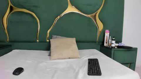 Snapshot of roxannebloom chatting on February 2026 03:25:02 AM RoxanneBloom online show from February 2026 03:25:02 AM