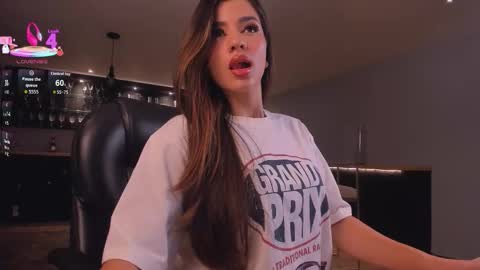 Roxanne Hill  online show from September 2025 11:32:01 AM