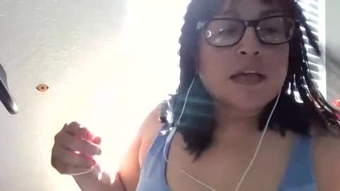 roxannellh online show from June 2026 09:49:01 PM