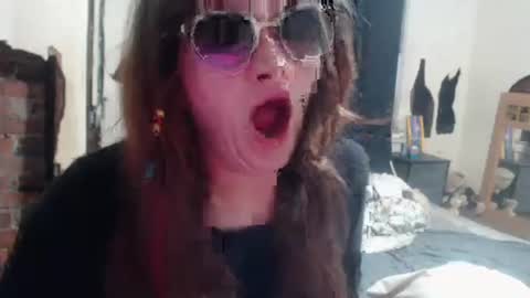 Snapshot of roxanneroulette chatting on March 2025 02:15:01 AM Silver online show from March 2025 02:15:01 AM