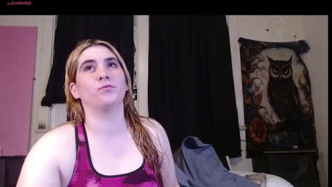 Snapshot of roxanneroulette chatting on October 2025 01:59:02 AM Silver online show from October 2025 01:59:02 AM