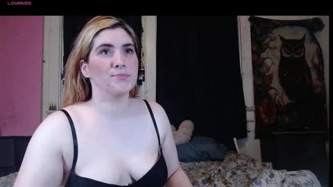 Snapshot of roxanneroulette chatting on October 2025 05:10:01 AM Silver online show from October 2025 05:10:01 AM