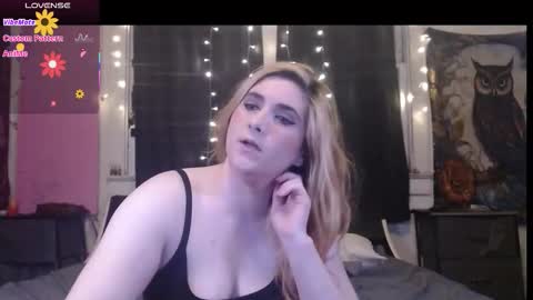 Snapshot of roxanneroulette chatting on November 2025 03:31:01 AM Silver online show from November 2025 03:31:01 AM