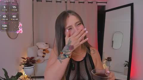  R O X I E  online show from November 2025 01:03:02 AM