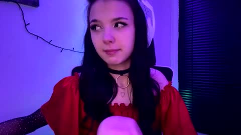 Snapshot of roxiepiurkowski chatting on February 2026 04:07:02 PM Hana online show from February 2026 04:07:02 PM