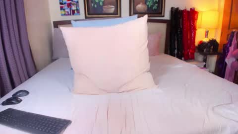 roxie online show from October 2025 07:51:01 AM