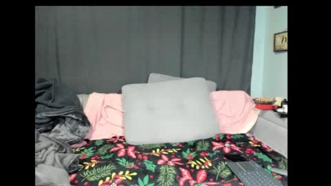 Snapshot of roxihazeleyes chatting on January 2025 12:18:01 AM roxihazeleyes online show from January 2025 12:18:01 AM