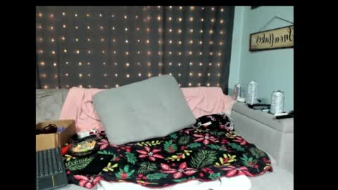 Snapshot of roxihazeleyes chatting on January 2025 11:35:01 PM roxihazeleyes online show from January 2025 11:35:01 PM