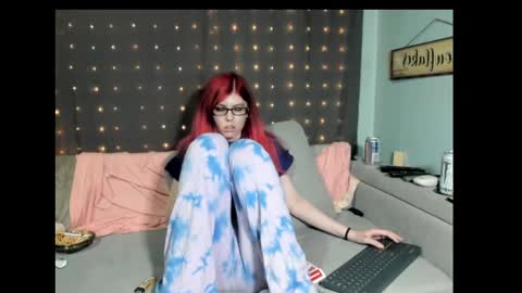 Snapshot of roxihazeleyes chatting on February 2025 06:20:02 AM roxihazeleyes online show from February 2025 06:20:02 AM