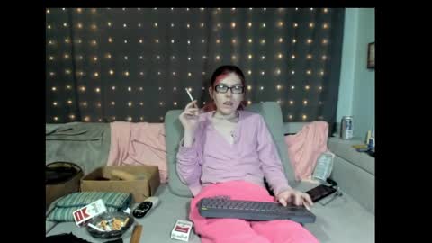 Snapshot of roxihazeleyes chatting on February 2025 08:28:02 AM roxihazeleyes online show from February 2025 08:28:02 AM