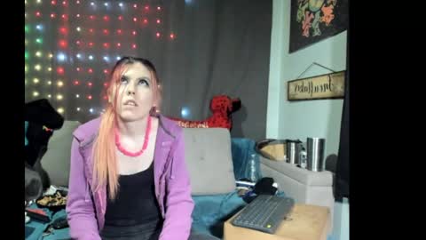 Snapshot of roxihazeleyes chatting on September 2025 04:07:01 PM roxihazeleyes online show from September 2025 04:07:01 PM