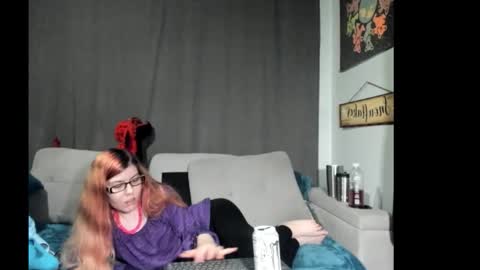 Snapshot of roxihazeleyes chatting on October 2025 04:39:02 PM roxihazeleyes online show from October 2025 04:39:02 PM