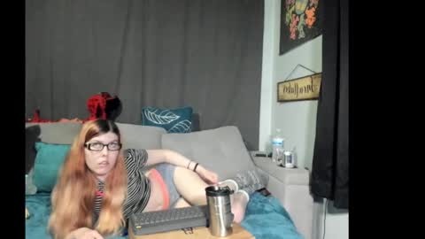 Snapshot of roxihazeleyes chatting on October 2025 02:14:02 AM roxihazeleyes online show from October 2025 02:14:02 AM