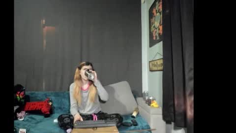 roxihazeleyes online show from November 2025 10:11:02 PM