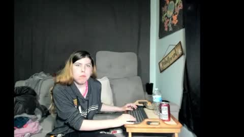 roxihazeleyes online show from May 2026 01:22:01 AM