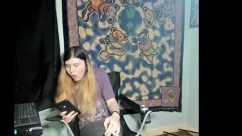 roxihazeleyes online show from July 2026 01:42:01 AM