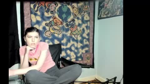 roxihazeleyes online show from July 2026 02:17:02 AM