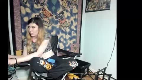 roxihazeleyes online show from July 2026 02:31:02 AM