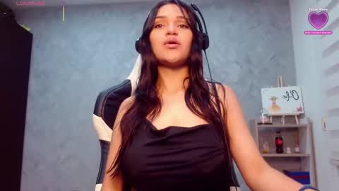 Snapshot of roxxi_2110 chatting on December 2025 02:08:02 AM roxxi_2110 online show from December 2025 02:08:02 AM