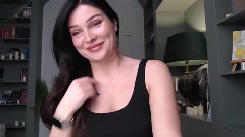 Snapshot of roxxiejet chatting on November 2025 08:25:01 AM roxxiejet online show from November 2025 08:25:01 AM