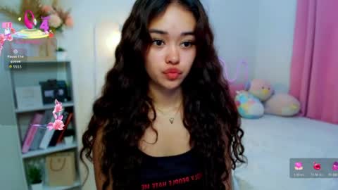 roxxy_blossom online show from July 2026 03:46:01 AM