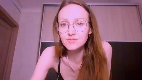 Snapshot of roxxywharton chatting on June 2026 12:00:02 PM Roxxy Wharton online show from June 2026 12:00:02 PM