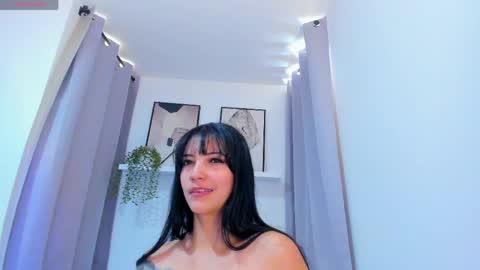 Roxy hell online show from April 2026 08:02:02 PM