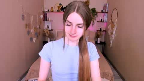 Snapshot of roxy_kisss chatting on April 2026 08:06:01 AM Roxy online show from April 2026 08:06:01 AM